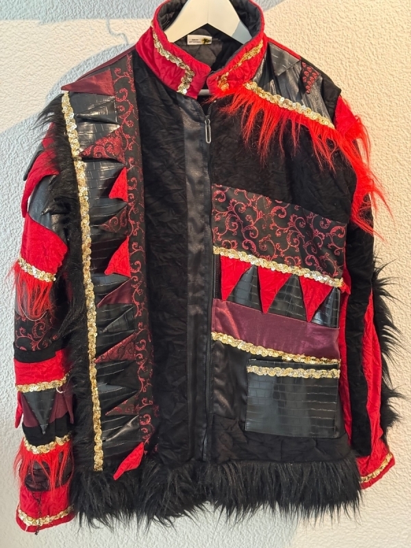 Guggenkostüm Rot/Schwarz