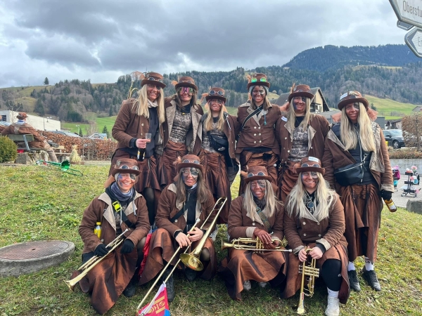 frauen 1 jahr Motorlose Überflieger - Guggenmusikgwändli