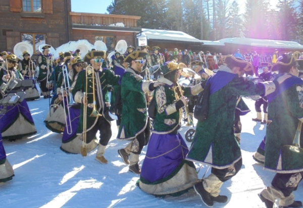 Verkauf Gwändli 'Venezia', 23 Kostüme